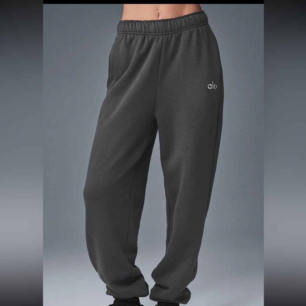 Alo Yoga Accolade Sweatpant in Anthracite XXS